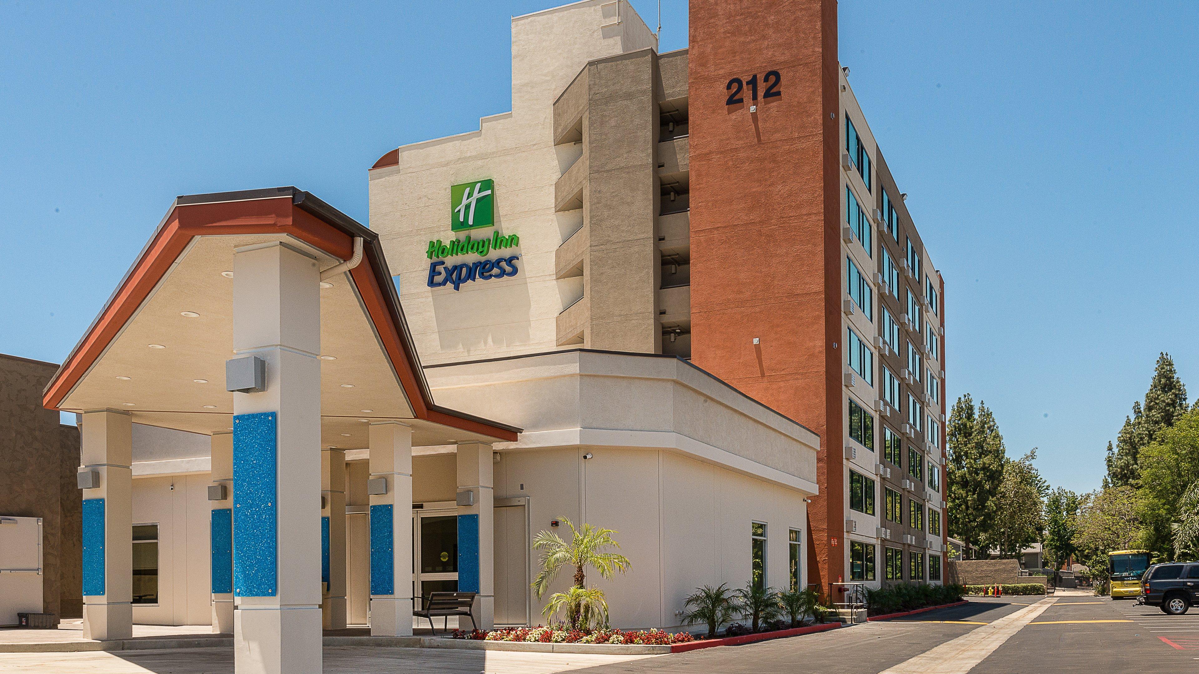 Holiday Inn Express Fullerton-Anaheim By Ihg Exterior photo