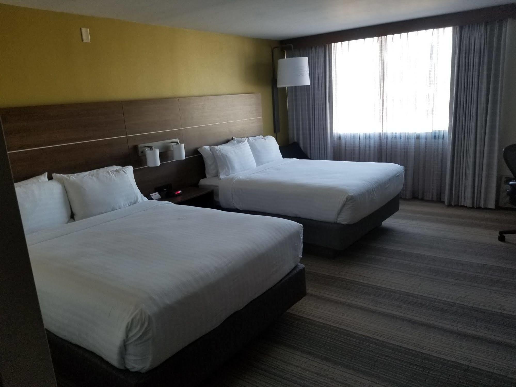 Holiday Inn Express Fullerton-Anaheim By Ihg Exterior photo