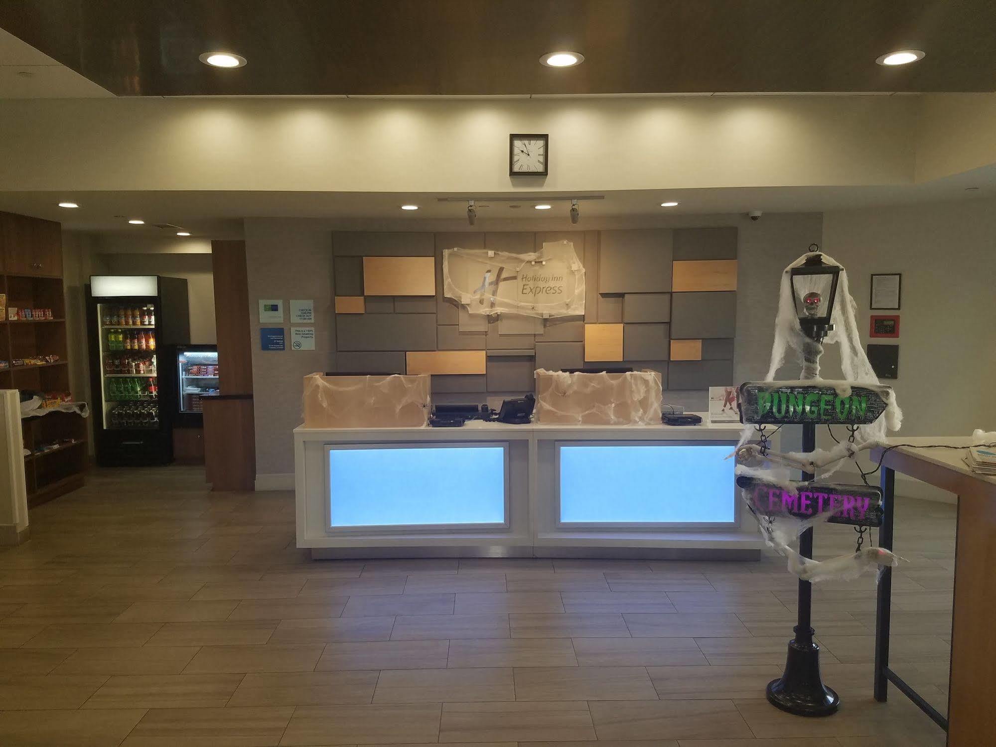 Holiday Inn Express Fullerton-Anaheim By Ihg Exterior photo